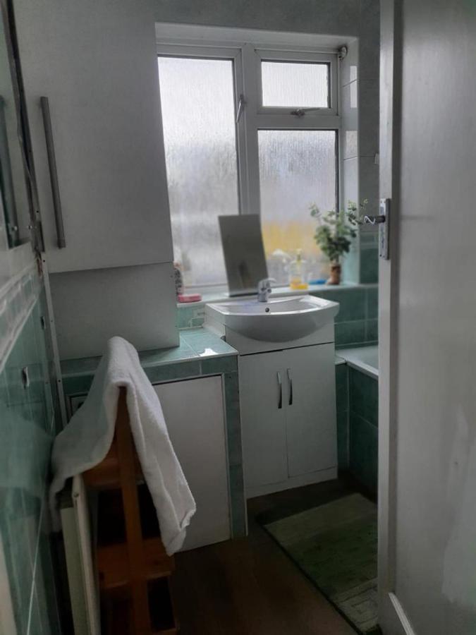 Grey Double Bedroom Londres Exterior foto