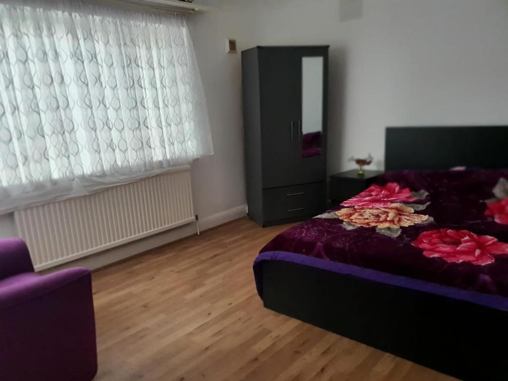 Grey Double Bedroom Londres Exterior foto